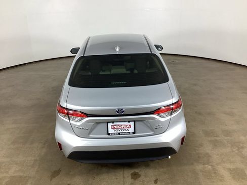 Used 2025 Toyota Corolla LE FWD image 11