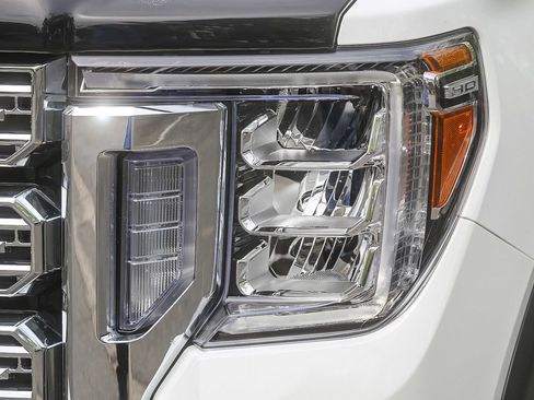 Used 2022 GMC Sierra 2500 Denali w/ Denali Ultimate Package AWD/4WD image 7