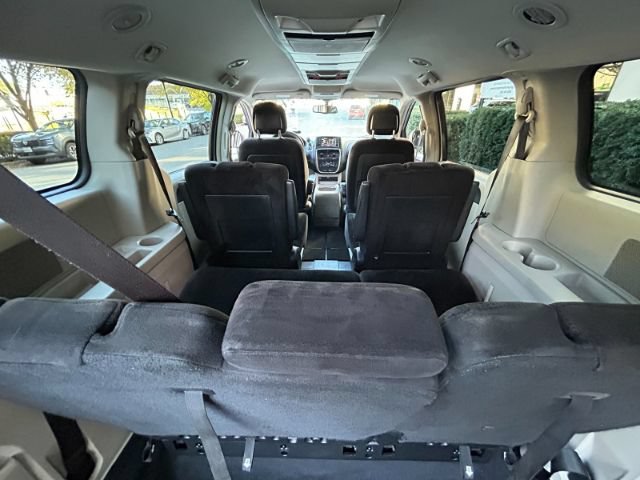 Used 2013 Dodge Grand Caravan Crew w/ Safety Sphere Group FWD image 32