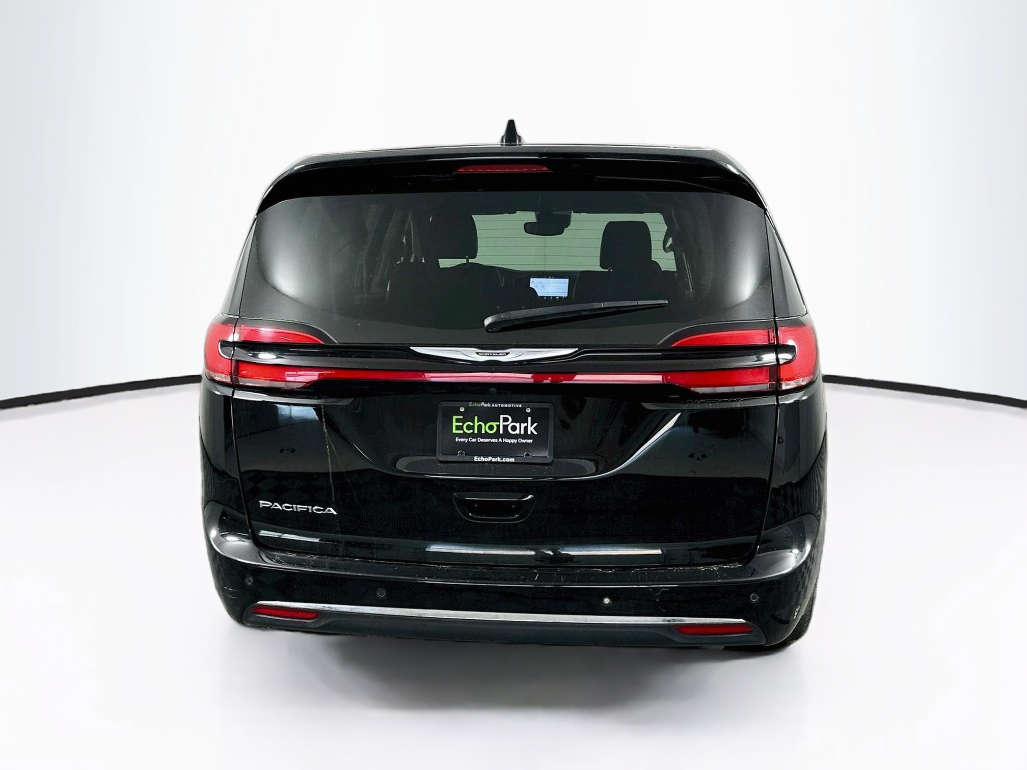 Used 2024 Chrysler Pacifica Touring-L FWD image 7
