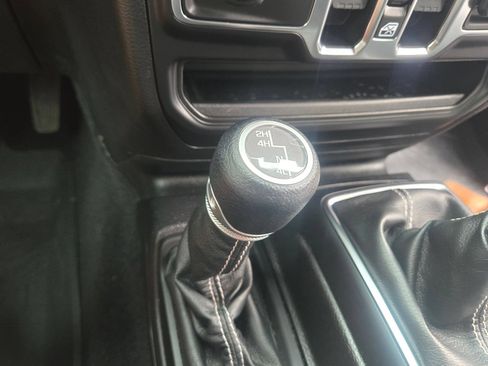 Used 2021 Jeep Wrangler Unlimited Sahara AWD/4WD image 13