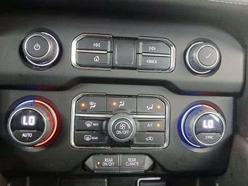 Used 2023 Chevrolet Suburban LS image 4