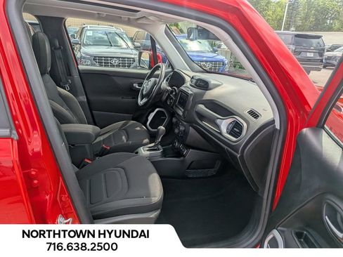 Used 2021 Jeep Renegade Latitude w/ Sun & Sound Group AWD/4WD image 32