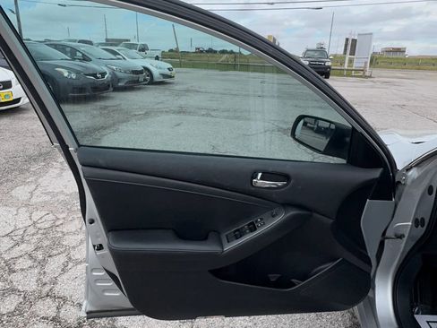 Used 2012 Nissan Altima 2.5 SL w/ 2.5SL Pkg FWD image 11