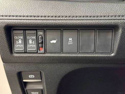 Used 2025 Honda Odyssey Sport-L image 31
