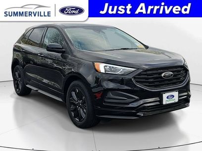 Used 2024 Ford Edge SE w/ Black Appearance Package