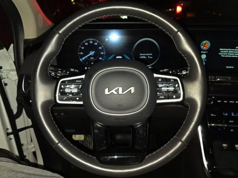 Used 2024 Kia Carnival SX Prestige FWD image 9