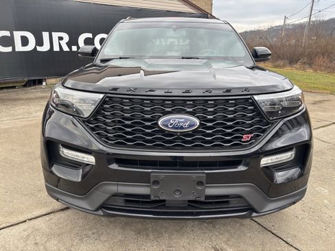 Used 2020 Ford Explorer ST w/ ST Street Pack image 2