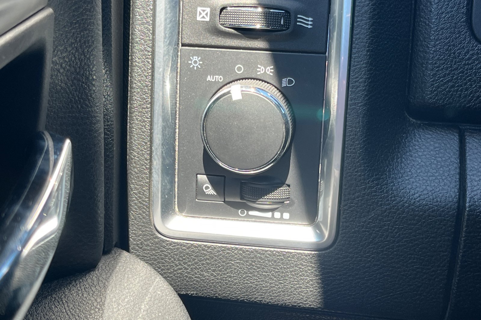 Used 2024 RAM 1500 Warlock AWD/4WD image 39