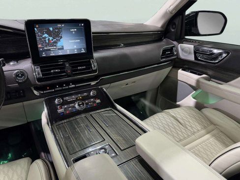Used 2020 Lincoln Navigator L Black Label w/ Cargo Convenience Package image 39