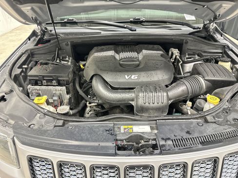 Used 2015 Jeep Grand Cherokee Altitude image 34