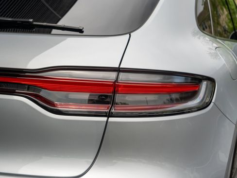 Certified 2026 Porsche Macan AWD/4WD image 40