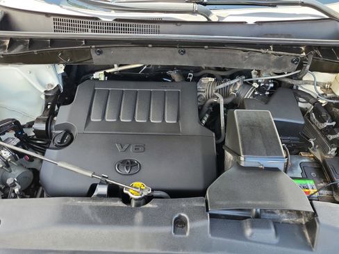 Used 2015 Toyota Highlander XLE AWD/4WD image 16