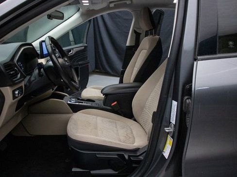 Used 2021 Ford Escape SE w/ Cold Weather Package image 27