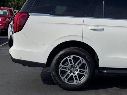 Used 2025 Ford Expedition Active RWD image 52