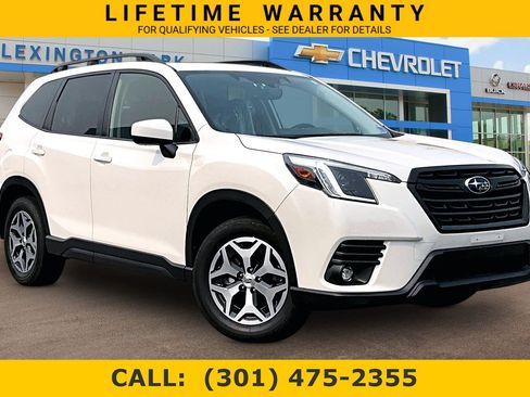 Used 2024 Subaru Forester Premium AWD/4WD image 1