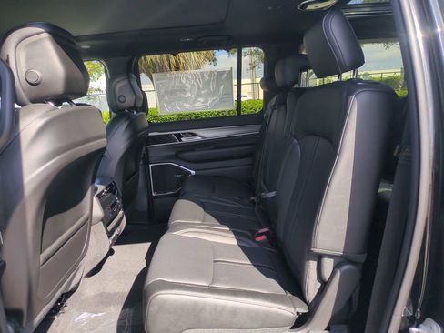 New 2026 Jeep Grand Wagoneer L Limited AWD/4WD image 15