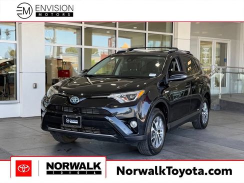 Certified 2018 Toyota RAV4 XLE w/ Convenience Package AWD/4WD image 1