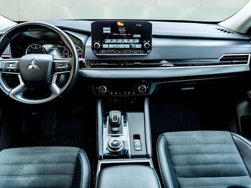 Used 2024 Mitsubishi Outlander SE FWD image 10