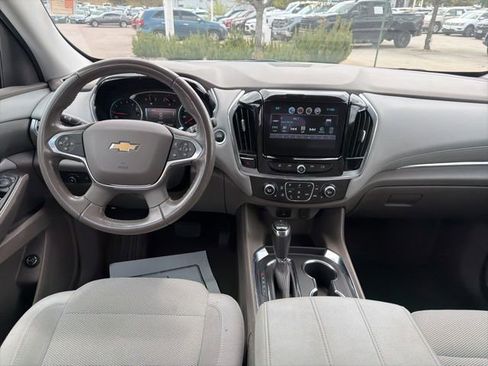 Used 2018 Chevrolet Traverse LT w/ LPO, 'HIT The Road' Package AWD/4WD image 18