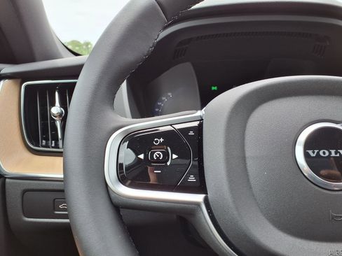 New 2026 Volvo XC60 B5 Core w/ Climate Package AWD/4WD image 17