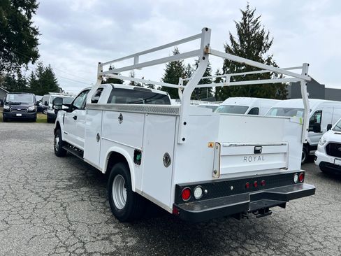 Used 2018 Ford F350 XLT image 5