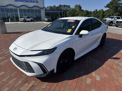 Used 2025 Toyota Camry SE w/ Convenience Package