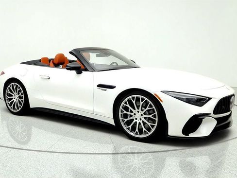 Used 2024 Mercedes-Benz SL 63 AMG 4MATIC image 3