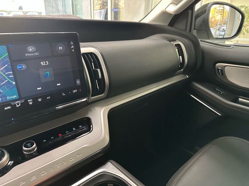 Certified 2025 Ford Expedition Active image 42