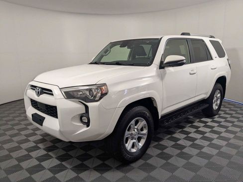 Used 2021 Toyota 4Runner SR5 Premium AWD/4WD image 2