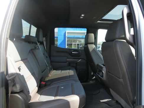 Certified 2021 GMC Sierra 1500 Denali w/ Denali Ultimate Package AWD/4WD image 17