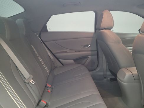 Used 2022 Hyundai Elantra SEL w/ Convenience Package image 19