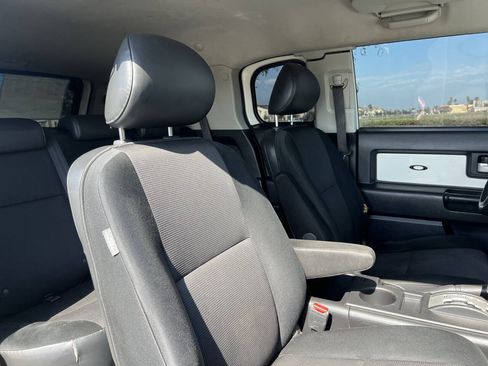 Used 2008 Toyota FJ Cruiser 4WD image 15