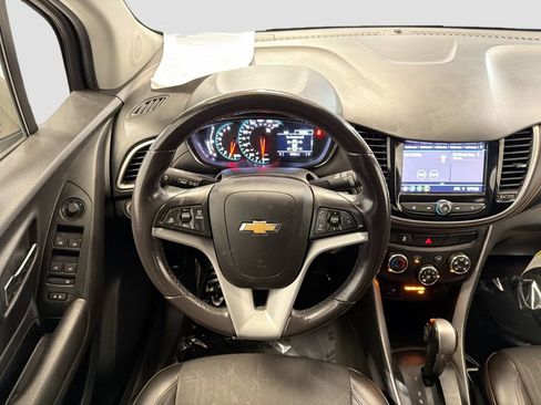 Used 2022 Chevrolet Trax LT w/ Driver Confidence Package AWD/4WD image 22