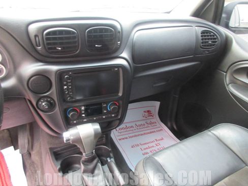 Used 2008 Chevrolet TrailBlazer SS image 11