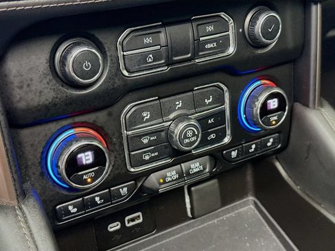 Used 2021 Chevrolet Tahoe High Country AWD/4WD image 16