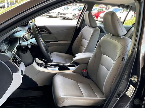 Used 2017 Honda Accord EX-L image 8