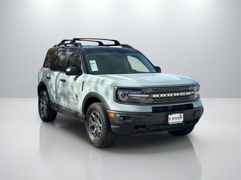 Used 2022 Ford Bronco Sport Badlands image 3