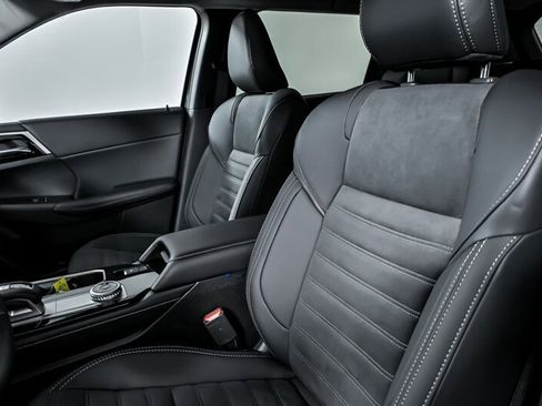 New 2025 Mitsubishi Outlander AWD image 14