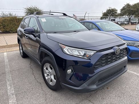 Used 2019 Toyota RAV4 XLE image 3