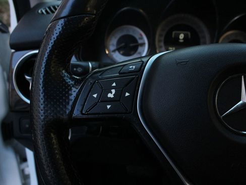 Used 2015 Mercedes-Benz GLK 350 4MATIC w/ Premium 1 Package image 31