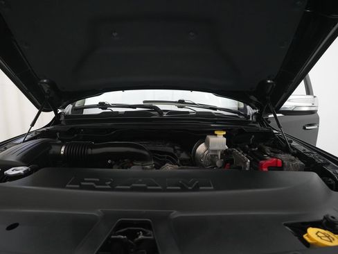 Used 2019 RAM 1500 Laramie Longhorn AWD/4WD image 3