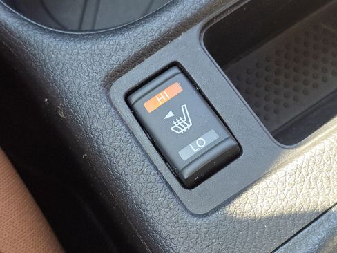 Used 2018 Nissan Rogue SL w/ Premium Package image 10