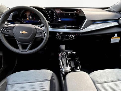 New 2026 Chevrolet Trax LT image 6