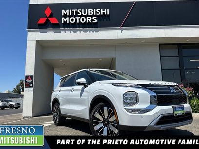 New 2025 Mitsubishi Outlander SE