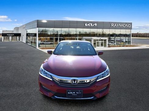 Used 2017 Honda Accord Sport image 8