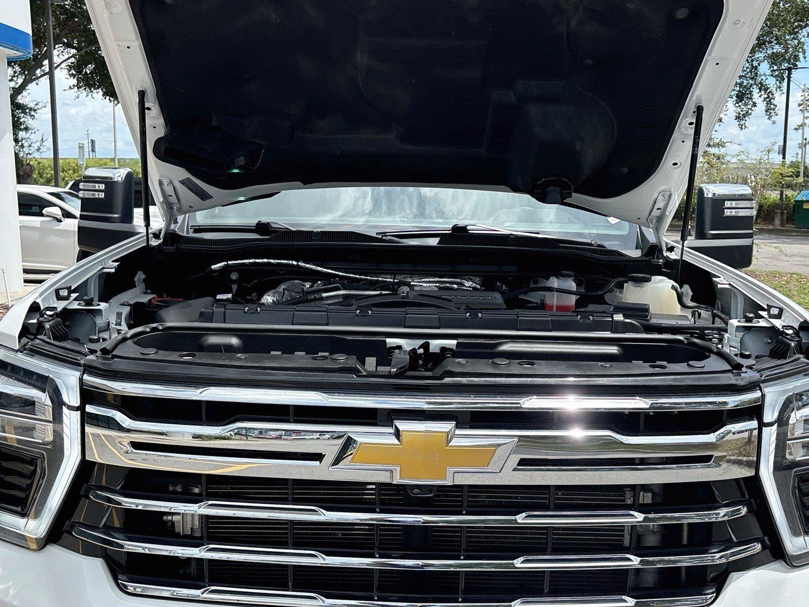 Used 2025 Chevrolet Silverado 2500 LTZ w/ LTZ Plus Package AWD/4WD image 31
