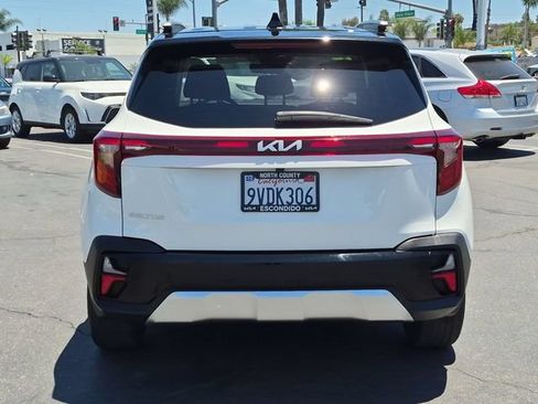 Certified 2025 Kia Seltos S FWD image 4