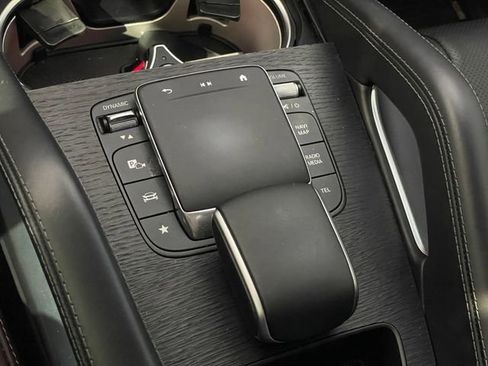 Used 2024 Mercedes-Benz GLE 450 4MATIC image 19