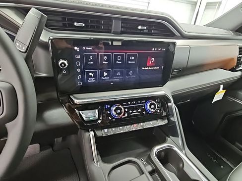 New 2026 GMC Sierra 2500 Denali w/ Denali Reserve Package image 12